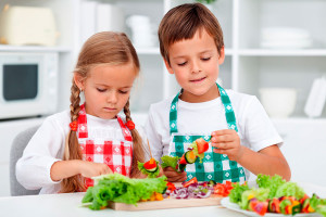 Recomendaciones para que los niños coman más frutas y verduras