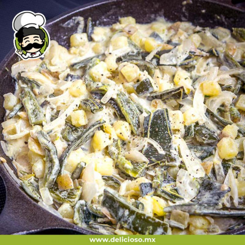 Rajas de Chile Poblano con Crema y Elote