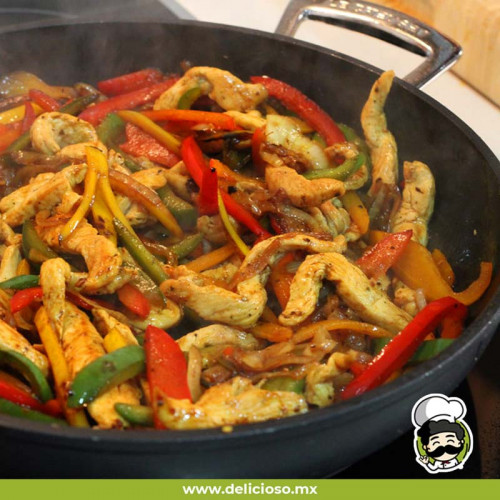 Fajitas de Pollo con Pimientos y Cebolla