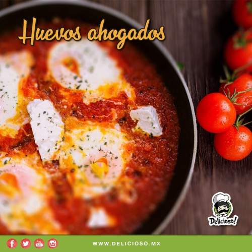 Huevos Ahogados en Salsa Roja con Nopales