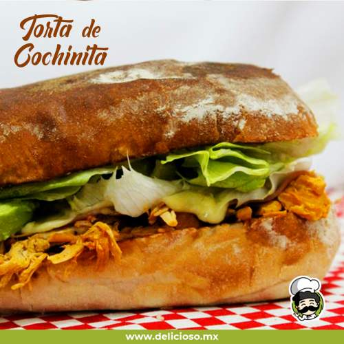 Tortas de Cochinita Pibil con Cebollita Morada